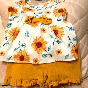2 pc shorts tank set w/ sunflowers & gold shirts size 3-4 years. *1